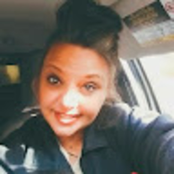 Meet your Posher, Kimberly - Picture 1 of 1